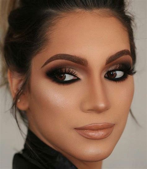 60+ Hottest Smokey Eye Makeup Looks | Dramatic eye makeup, Black smokey ...