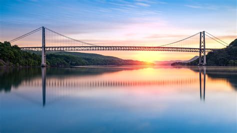 Bear Mountain Bridge across the Hudson River at sunrise, New York State ...