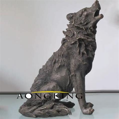 Outdoor Garden Work of Art Bronze Statue of Wolf Howling up to the Sky