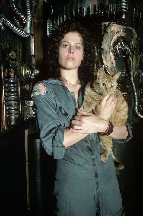 Sigourney Weaver | Sigourney weaver, Alien sigourney weaver, Aliens movie