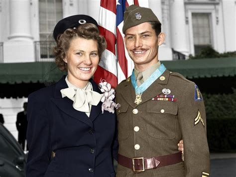 Desmond Doss and his wife Dorothy Schutte, 1945 | Desmond doss, Black ...