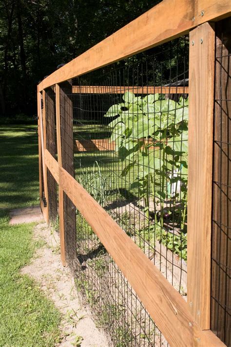 Designing and Building a DIY Garden Fence | merrypad