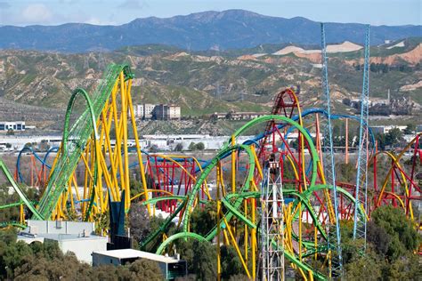 How to Visit Six Flags Magic Mountain: A Guide to the Amusement Park