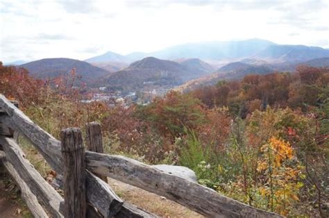 Gatlinburg Scenic Overlook | Us national parks, Gatlinburg tennessee ...