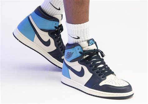 Air Jordan 1 Retro High OG "UNC" - Exclusive Shop