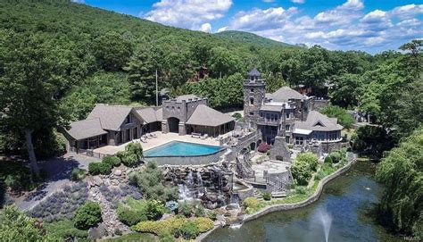 Derek Jeter’s lakefront castle in Upstate NY going to auction: Bids ...