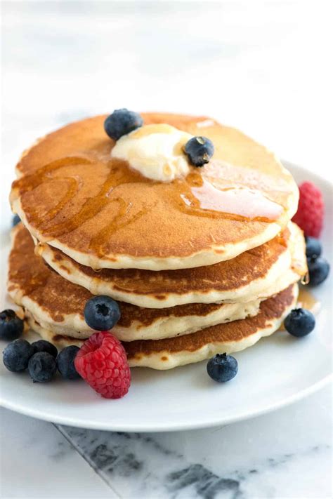 Easy Fluffy Pancakes Recipe from Scratch