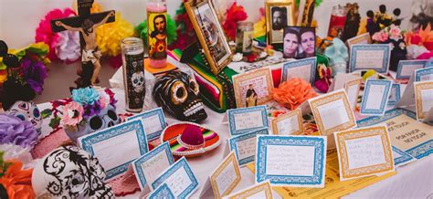 What makes an ofrenda?