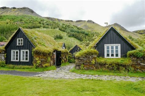 Turf houses in Skogar Museum | Turf house, Iceland landscape ...