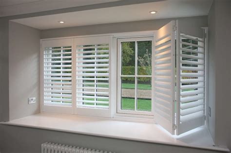 Installation of plantation shutters | Country Blinds | Bestemsguide