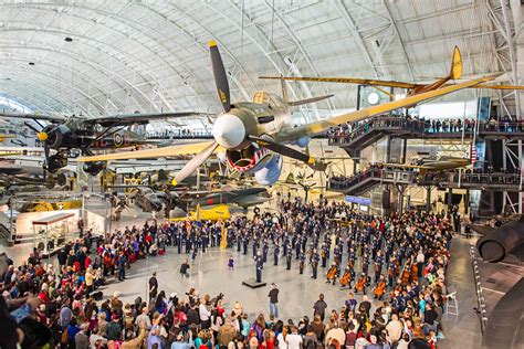 THE NATIONAL AIR & SPACE MUSEUM - TAKE NEW YORK TOURS