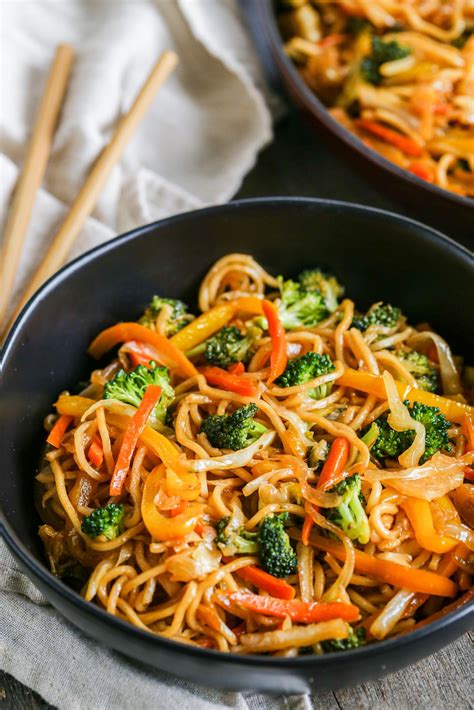 One-Pot Veggie Yakisoba Recipe - Momsdish