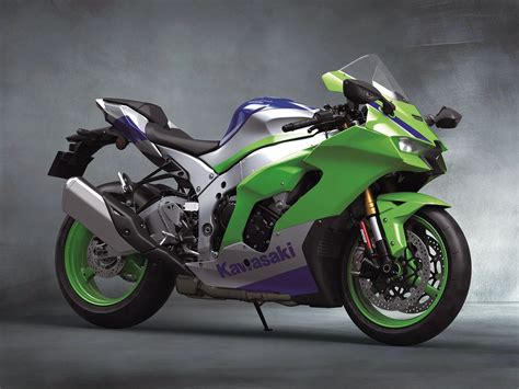 2024 Kawasaki Ninja ZX-10R 40th Anniversary Edition ABS Guide • Total ...