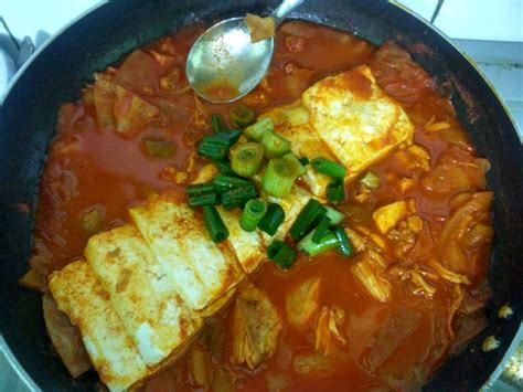 Kimchi stew (Kimchi-jjigae) | Recipe | Jjigae recipe, Recipes, Food