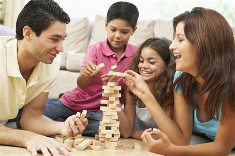 Cómo hacer 3 juegos de mesa familiares en pocos pasos | Madres Hoy