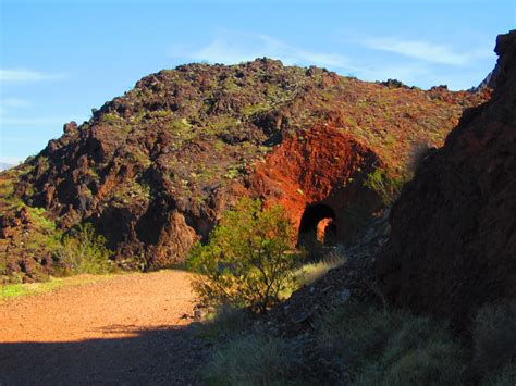 Hannah's Hikes: Historic Railroad Trail, Lake Mead