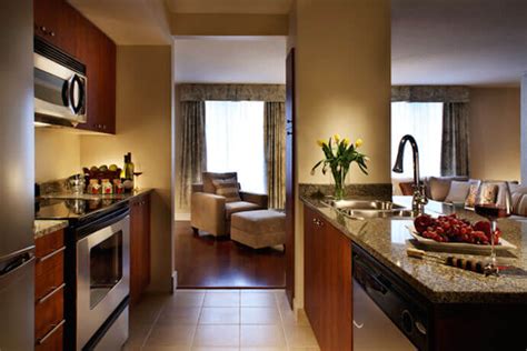 Embassy Suites Montreal | Hotel in Montreal