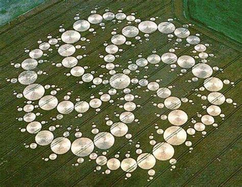 Milk Hill, nr Alton Barnes, Wiltshire. England. August 13, 2001 | Crop ...