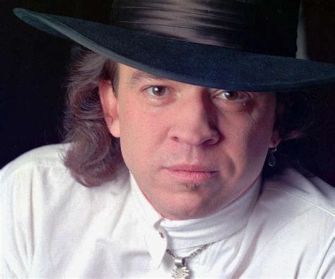 Stevie Ray Vaughan Biography - Childhood, Life Achievements & Timeline