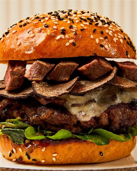 Gordon Ramsay’s new restaurant serves the best burgers ever – for £80 ...