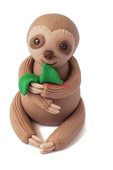 Fondant Sloth Cake Topper eating leaves, Handmade Sloth Cake ...