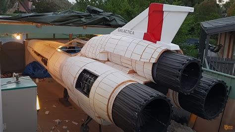 BATTLESTAR GALACTICA Fan Builds a Full Scale MK II Colonial Viper Ship ...