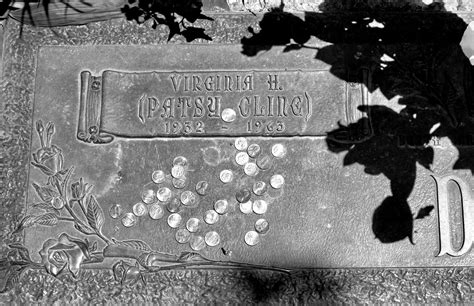 Patsy Cline Grave Site - Go Wandering