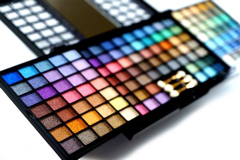 Best Eyeshadow Palettes and Brushes | Eyeshadow, Eyeshadow palette ...