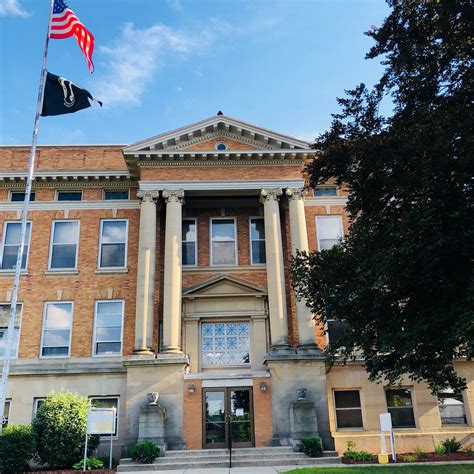 Entryway Historic Montcalm County Courthouse in Stanton, Michigan. Paul ...