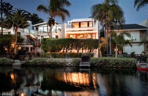 Venice Beach Canal Home With Beatle Pedigree - Luxury Residence by Justluxe