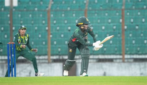 Nigar Sultana works one away | ESPNcricinfo.com