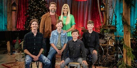 Josh Turner on faith, holiday traditions and his Christmas special ...