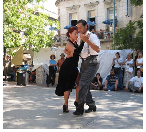 Street tango demonstration, San Telmo, Buenos Aires. | Download ...