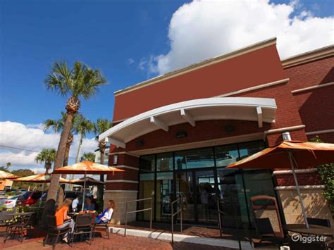 Excellent Shopping Mall in Tampa | Rent this location on Giggster