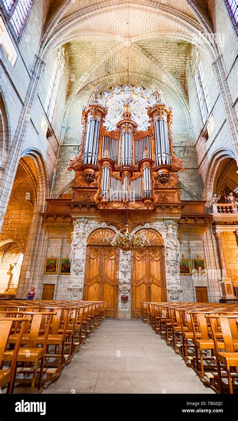 Beziers, France- June, 2018: Cathedral Saint-Nazaire in the Beziers ...