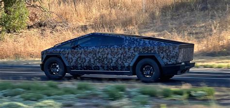 Tesla Cybertruck with new darker camouflage wrap spotted - Techno Blender