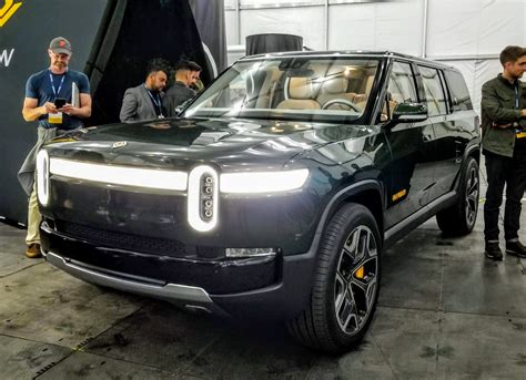 Is The Rivian R1S The Ultimate Electric Sport Utility Vehicle ...