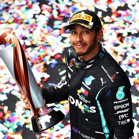 Lewis Hamilton se queda en Mercedes hasta 2023 y esto es lo que cobrará ...