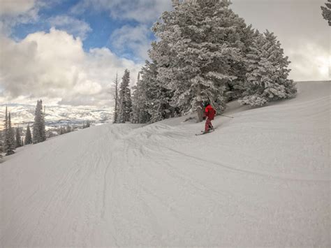 9 Incredible Utah Ski Resorts For Families: A Locals Perspective ...