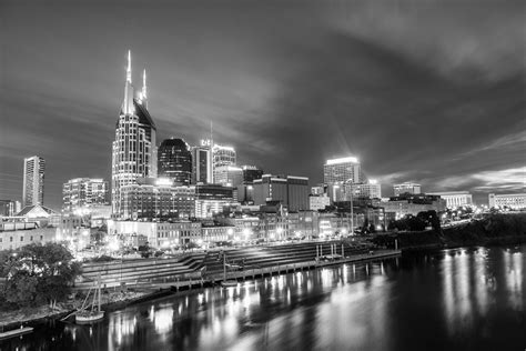 Nashville Skyline B&W | Downtown photography, Sunset wall art, Skyline