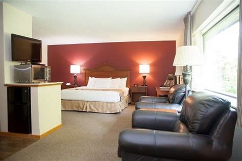 Spacious Rooms and Unmatched Hospitality in Fremont | Harrington Inn