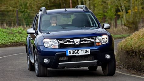 New Dacia Duster EDC automatic 2017 review | Auto Express