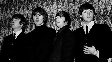 The Beatles: Rare images of early Cavern Club gigs found - BBC News