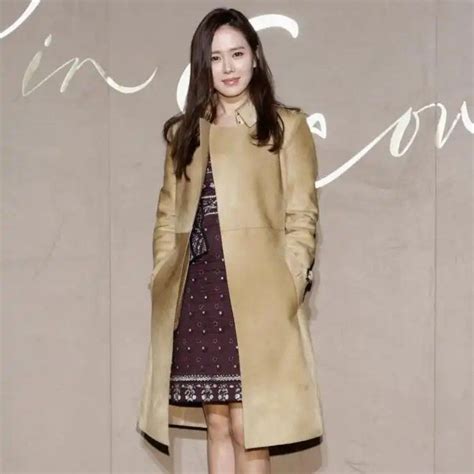 Actress Son Ye Jin | Fashion, Feminine, Women