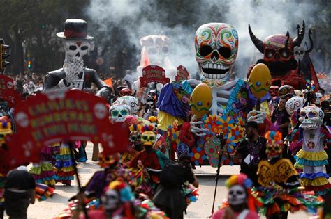 After Mexico quakes, Day of the Dead parade honors rescuers – EMTV Online