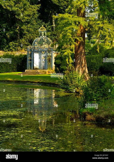 The Lake at Melbourne Hall in South Derbyshire England UK a stately ...