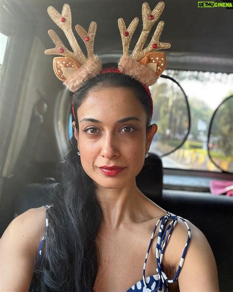 Sarah Jane Dias Instagram - Christmas looks. . #whatiworeforchristmas # ...