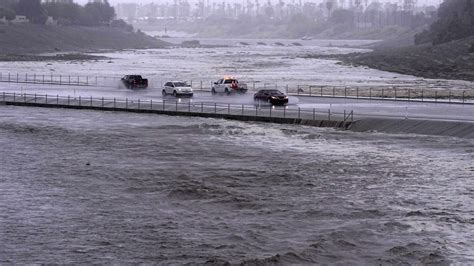 Rain from Tropical Storm Hilary lashes California and Mexico, swamping ...