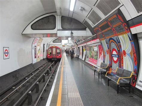 Marble Arch tube station - eastbound platform (2) | London underground ...