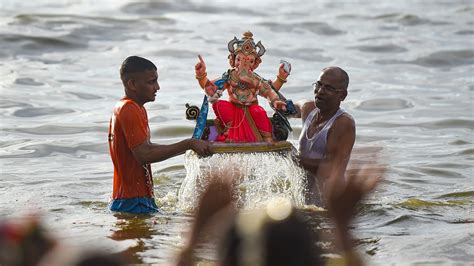 Ganpati Visarjan: More than 48,000 idols immersed in Mumbai on 6th day ...